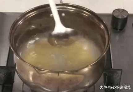 你知道经常喝小米粥的好处吗? 其实往小米粥里加入这个会更好吃哦