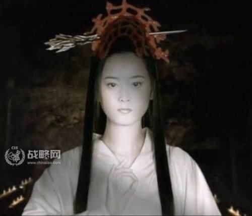 狐狸精妲己被女娲娘娘困住送回周营,姜子牙用了陆压法宝杀了她