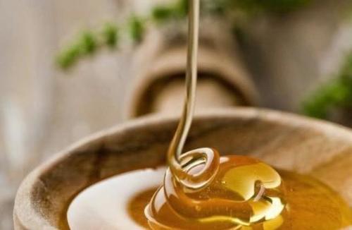 喝蜂蜜加热水或者吃生柠檬真的能帮助减肥吗?