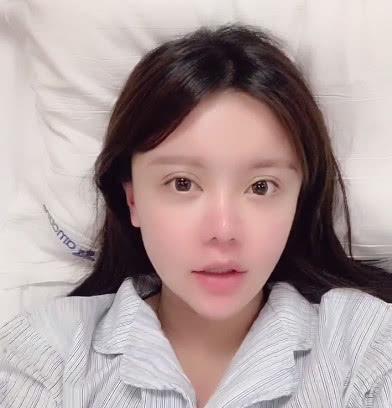 韩安冉直播生孩子?小猪先生却在一旁录vlog