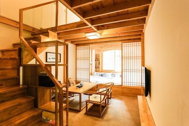 谁说只有冬天才能泡温泉，在这儿，春末的温泉比冬季更有料