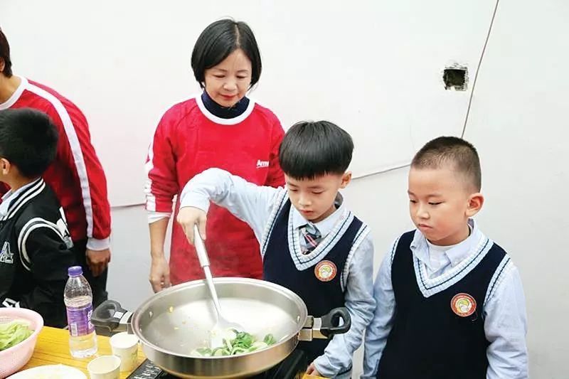 2019年三胎政策要来了? 你敢再生一个吗?