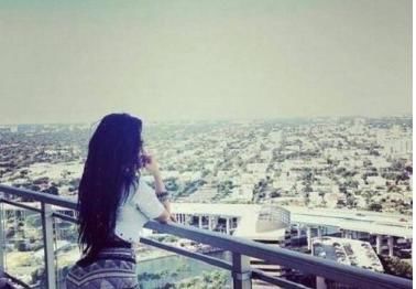 此人是黑帮女老大，貌美如花，却心狠手辣!_【快资讯】