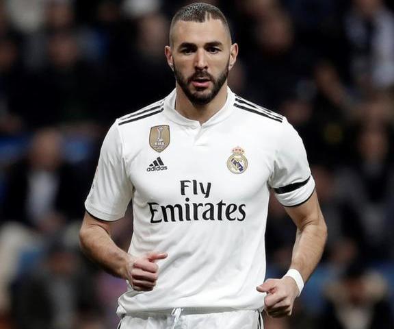 抢夺皇马和巴萨的猎物!AC米兰考虑引进一位明