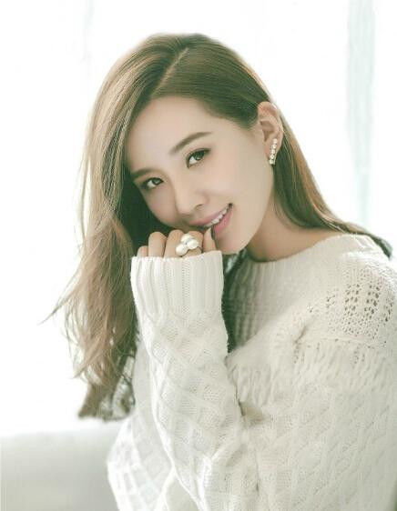 娱乐圈女星人气排名,唐嫣第三,热巴第四,她第一