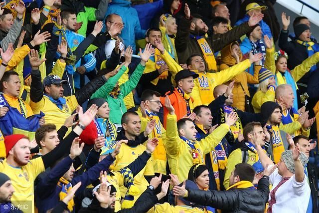 咸阳梁宏选看世界杯:雄鸡 OR 雄鹰?…