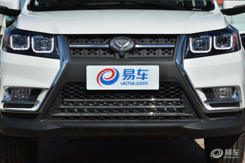 北汽幻速S3L藏地秘境之旅 女司机自驾旅