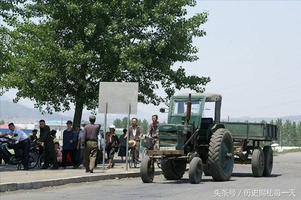 实拍朝鲜街头汽车 随处可见中国生产的解放和东风