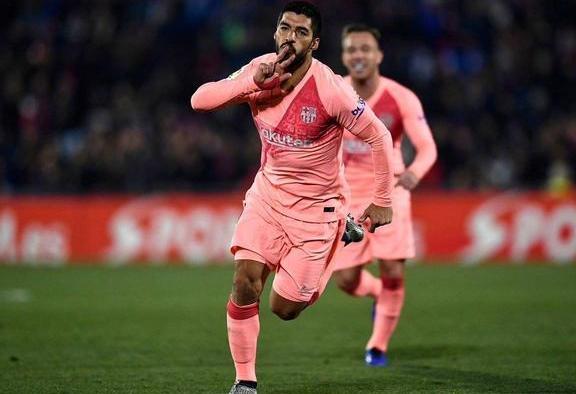 苏亚雷斯:无论梅西踢哪个位置,他的表现都是与