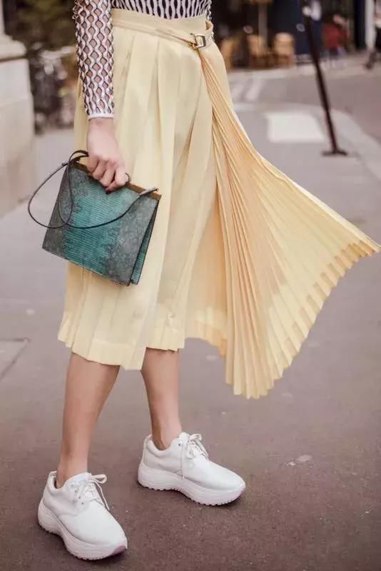 春夏小白鞋最百搭 最美的30双都在这里