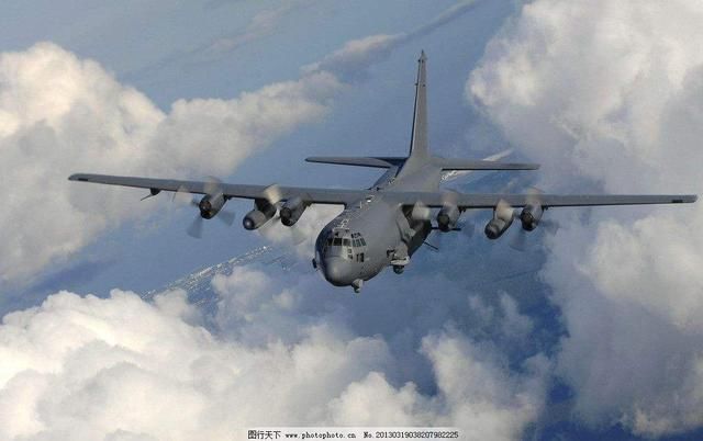 绝地求生--光顾了吃鸡,你知道乘坐的是哪种飞机