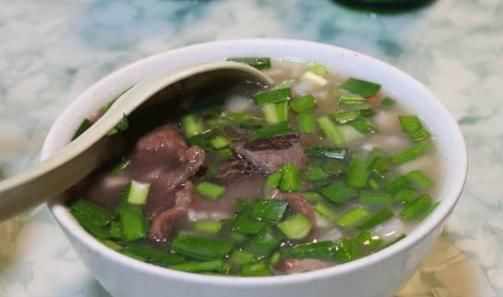 一碗西关味道的牛杂,陪伴着多少人的成长!