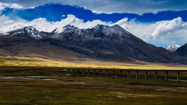 追着磕长头的脚步，走进眼睛的天堂