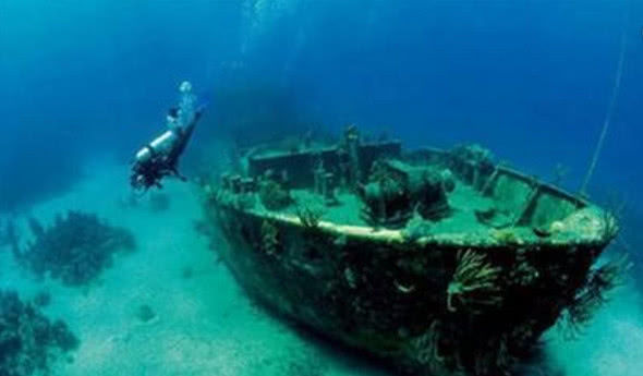 世界上最诡异的海岛，下面埋着许多金银珠宝，已有5000多人丧生!