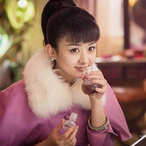 名气不及郑爽赵丽颖,演技也逊于杨幂唐嫣,而她