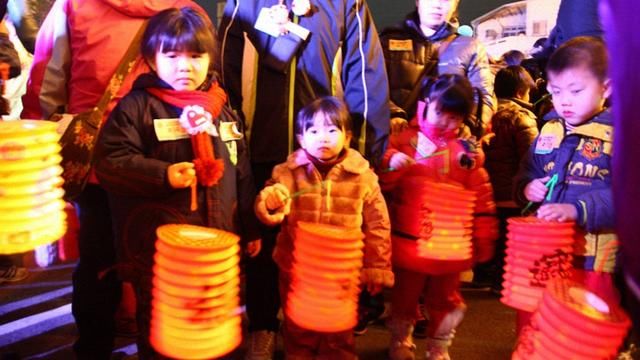 老农言：“云掩中秋月，雨打上元灯”，是什么意思？