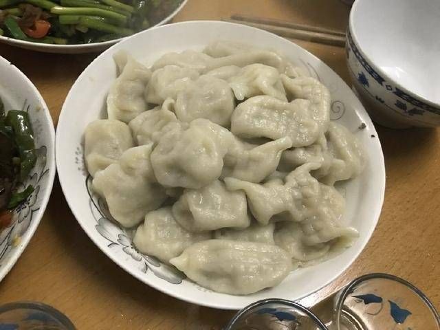 我家年夜饭12菜2汤，全是公公的拿手菜，尤其这道我吃了3碗没吃够