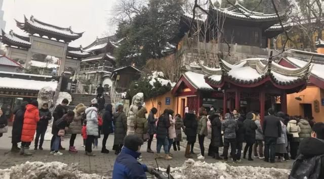 南京鸡鸣寺居然卖奶茶，设计又火了！