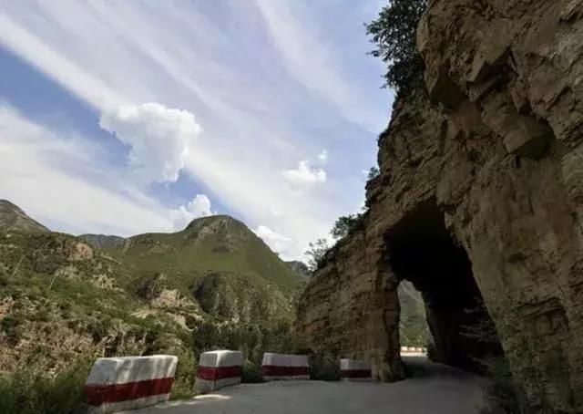 不必去郭亮，北京和河北交界的地方也有一条挂壁公路，还免费