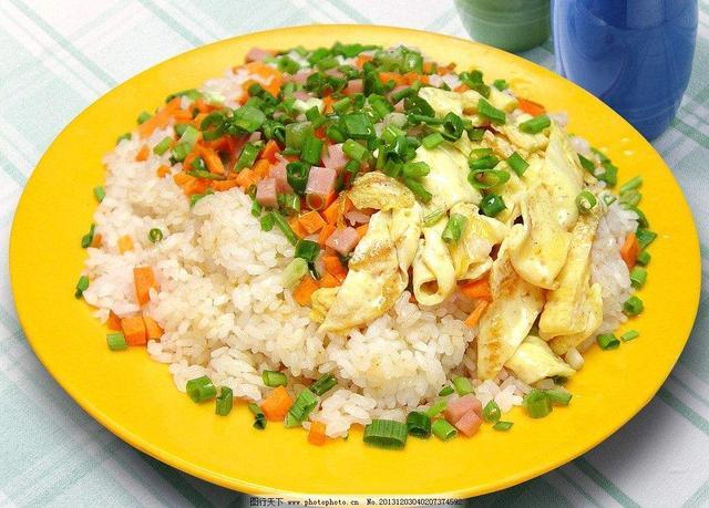 鸡蛋炒大米怎么炒好吃 t012705f7fb11309276.jpg