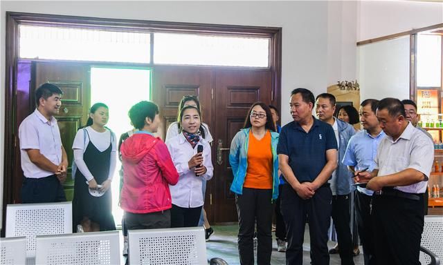 敦煌旅游局在阳关景区面复政协委员提案