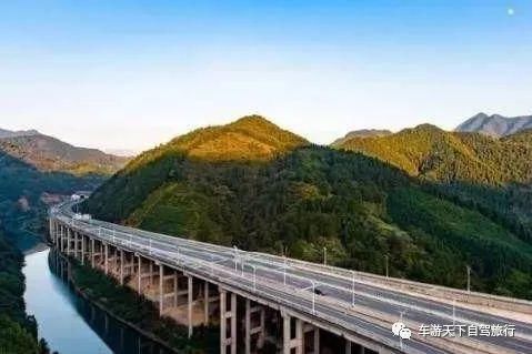 浙赣皖最美公路，一路尽是山青水碧、古村名镇，顺山蜿蜒美不胜收