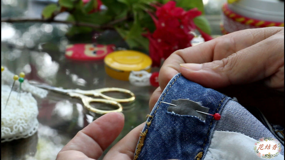 旧衣改造DIY:牛仔裤裤腰太肥了,有个最简单有效