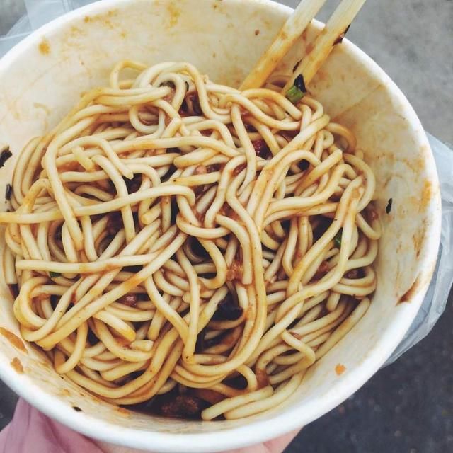全国的美食吃了一大半,还是最喜欢吃这4碗面,最后那碗每年都吃
