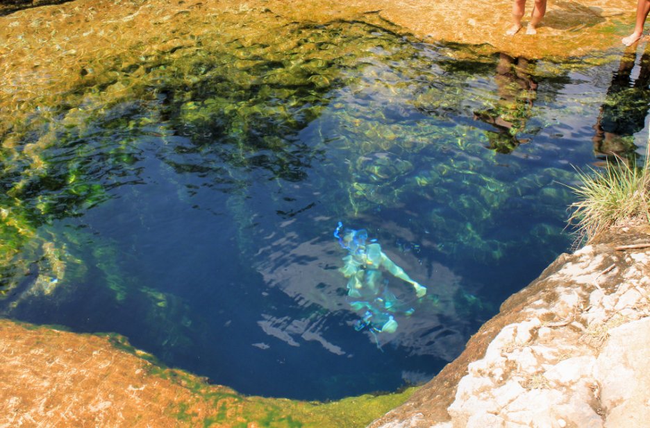 直击一个“杀人不见血”的水潭，但仍旧每年有不少人不顾生死来玩
