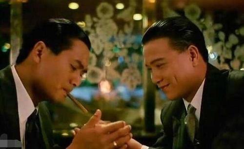 气场不输周润发的万梓良，如今却撞脸谢广坤