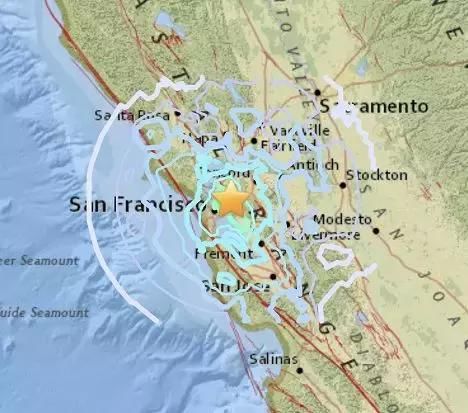 昨晚美国加州发生4.4级地震,震醒了整个湾区