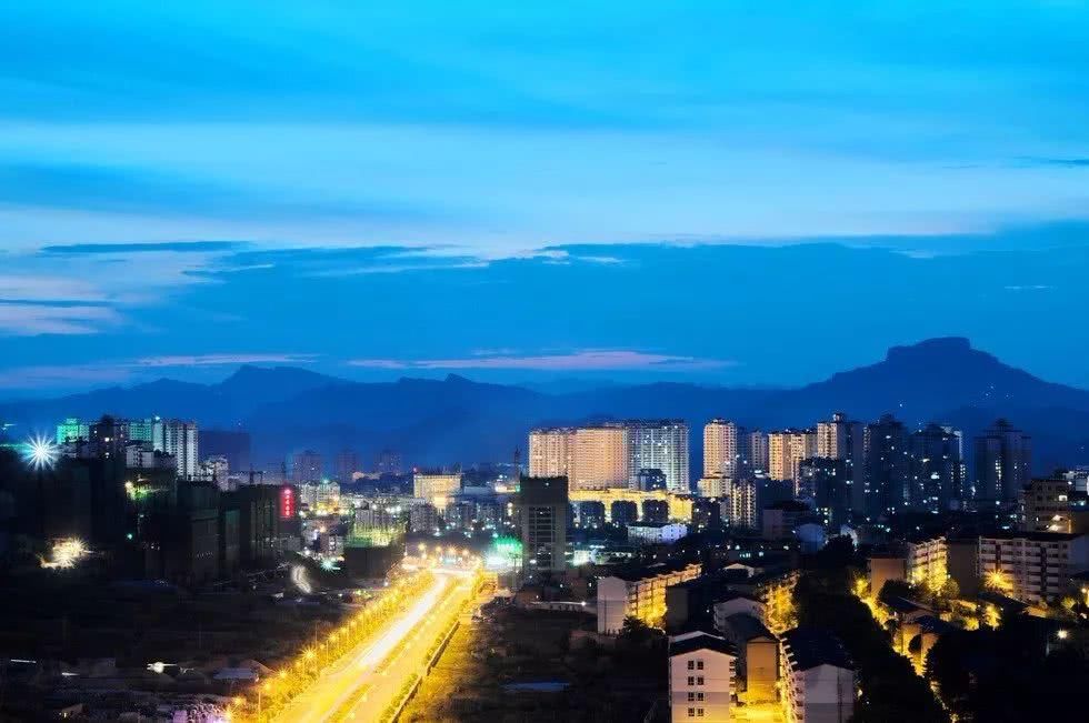 贵州最美夜景在哪里?我选六盘水!