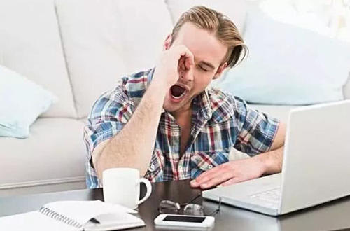 一天到晚没精神、想睡觉,到底什么原因