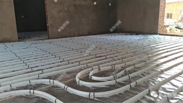 农村大全盖外观花2万装别墅,省钱又舒适,用30别墅日式层地暖小小伙一效果图图片