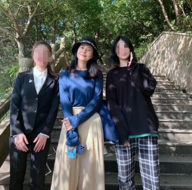 高圆圆自曝和赵又廷相处日常超温馨，都希望女儿快乐就好