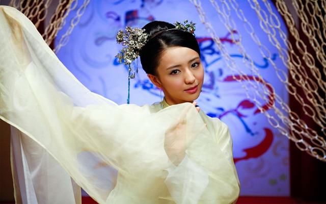 刘诗诗,孙俪,佟丽娅的古代武装表演舞蹈,哪一个