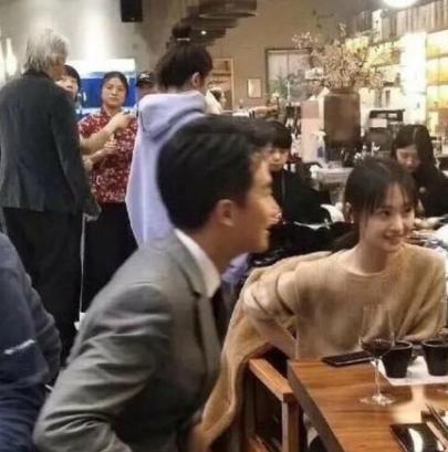 冯小刚郑爽怎么认识的