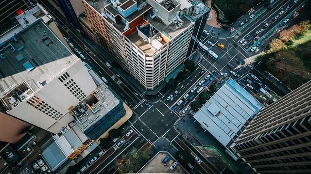 楼市摇号限购却日益火爆，调控越调越涨到底是怎么回事？