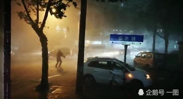 上合峰会后青岛遭狂风暴雨冰雹袭击 天上竟然