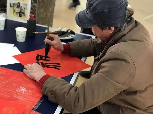 集虹苑社区新春联谊会,党群一家闹新春