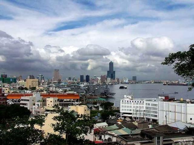 五月份，台湾高雄端午节有赛龙舟，约吗？