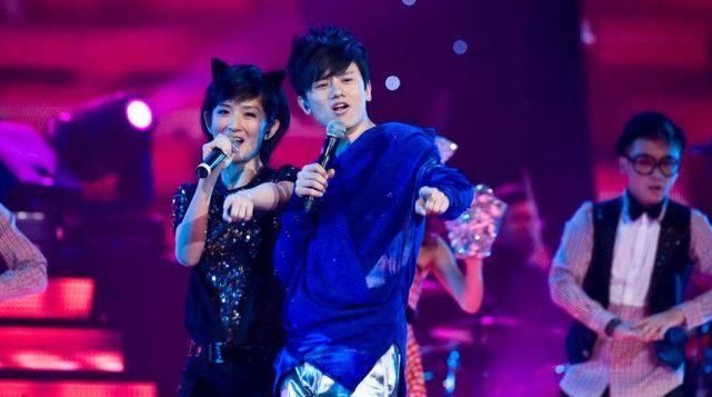 谢娜在上海仁济医院vip病房,剖腹产生下双胞胎