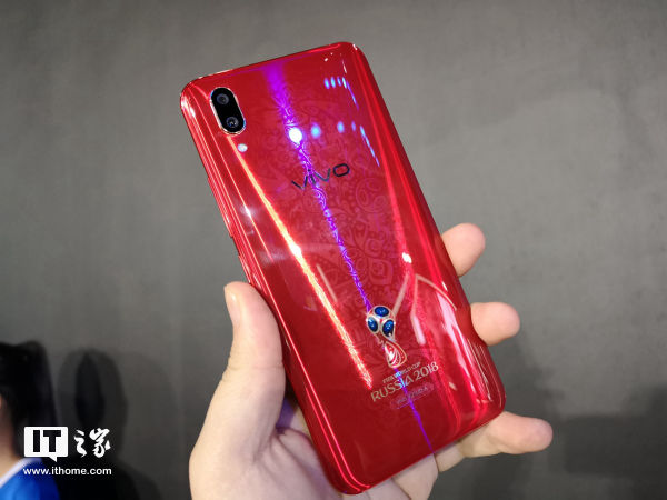 红蓝CP:vivo X21 2018 FIFA世界杯版现场实拍