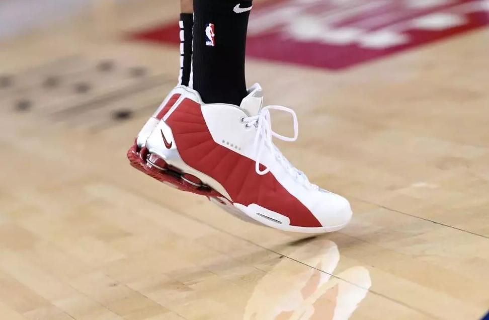 每日球鞋资讯 | 卡特经典战靴重出江湖 莱尔斯再