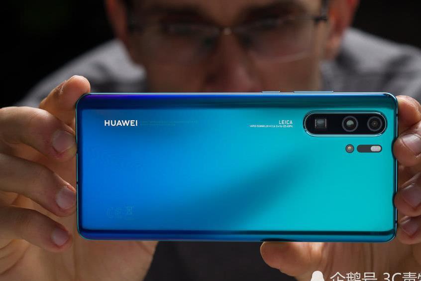 华为P30Pro用防水胶才能防水?华为高管怒斥客