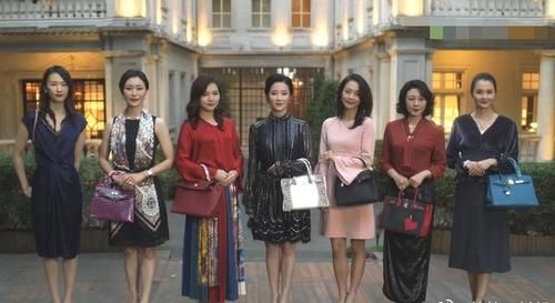 杨颖聚会上海富太，合影堪称现实版《三十而已》，她能成顾佳吗