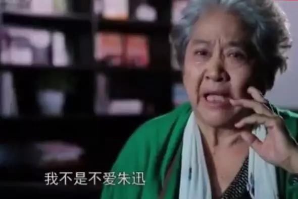 朱迅哭诉在住院时妈妈就陪了她半小时 ，母亲的回答让朱迅很悲伤