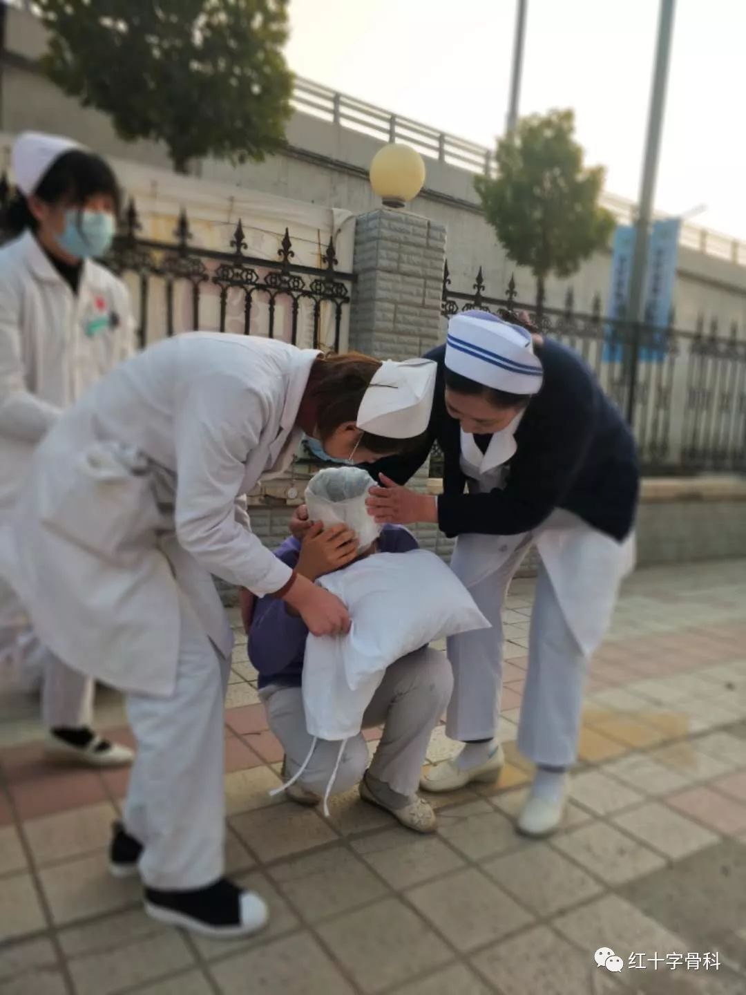 生命与时间赛跑- 红十字骨科医院进行地震应