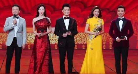 19年春晚成大型种草现场,荧光口红成为新品,网