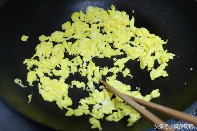 看着像饺子，其实是包子，从小吃到大，还就爱这个馅！